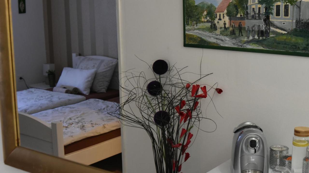 Rooms Bobic Licko Petrovo Selo Esterno foto